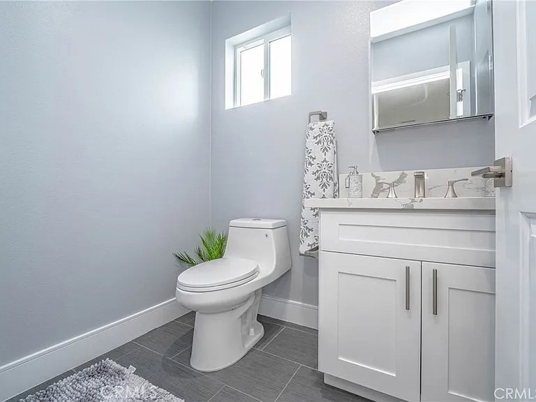 232 East Gage Avenue - Photo 5