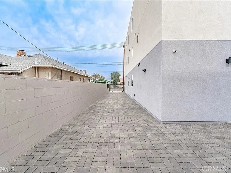 232 East Gage Avenue - Photo 12