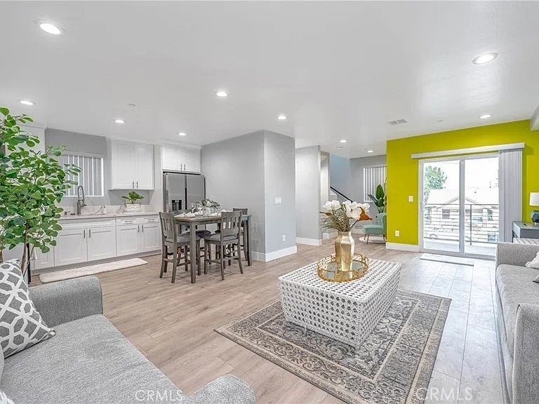 232 East Gage Avenue - Photo 1
