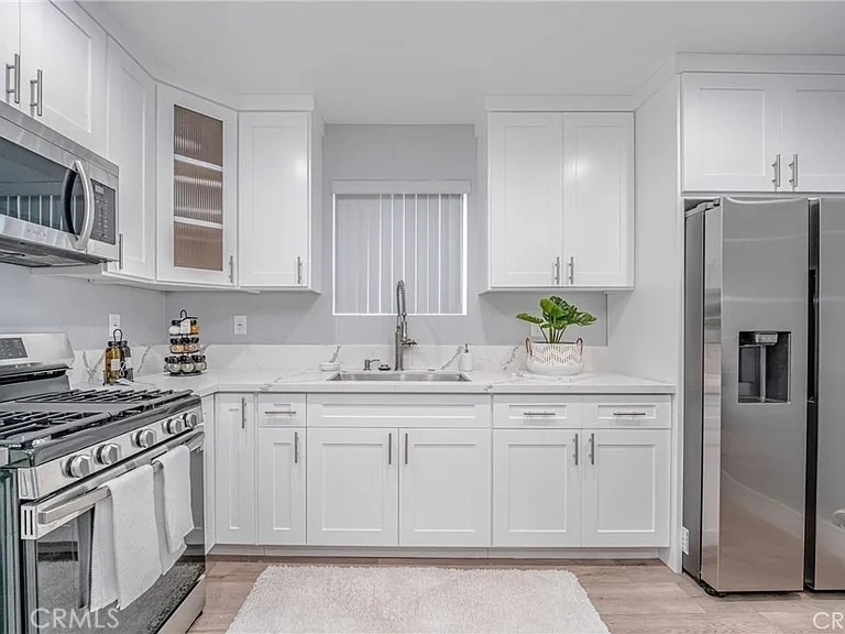 232 East Gage Avenue - Photo 7