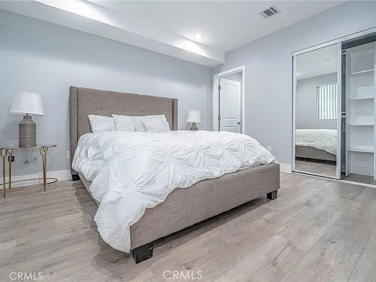 232 East Gage Avenue - Photo 2