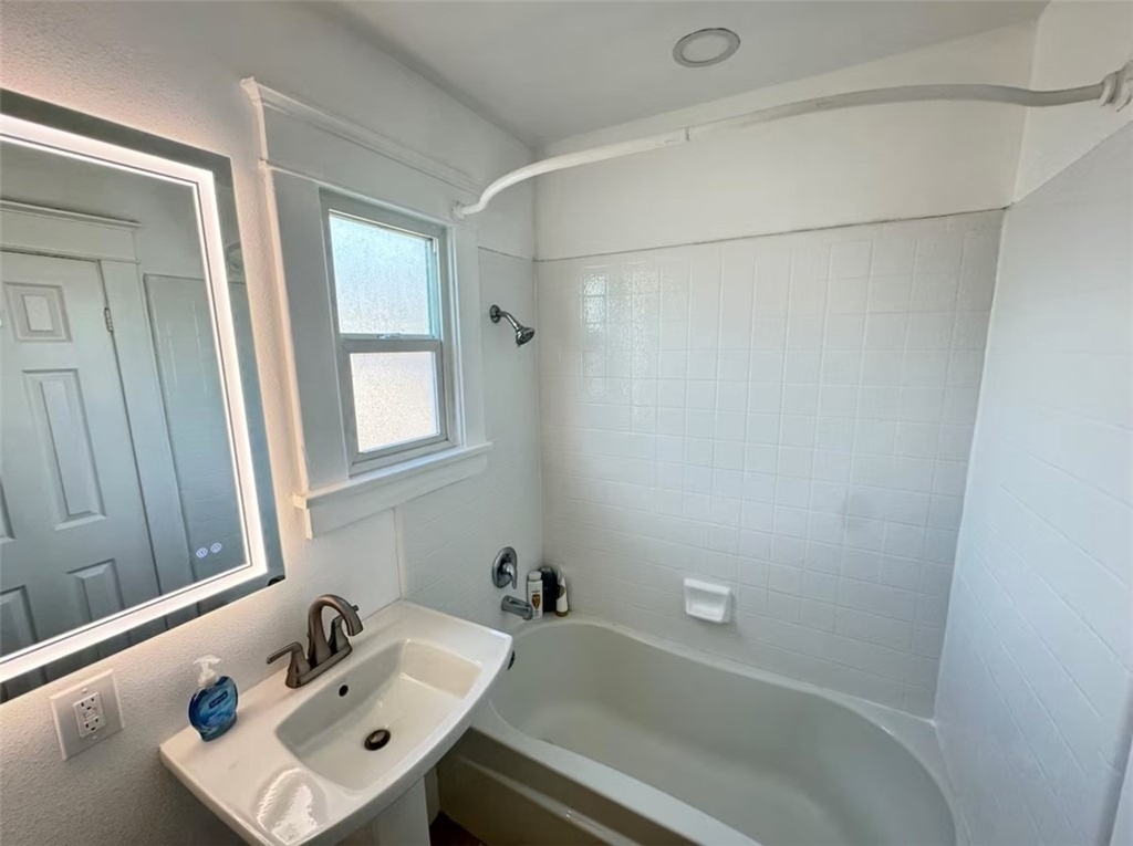 123 6th Street - Photo 3