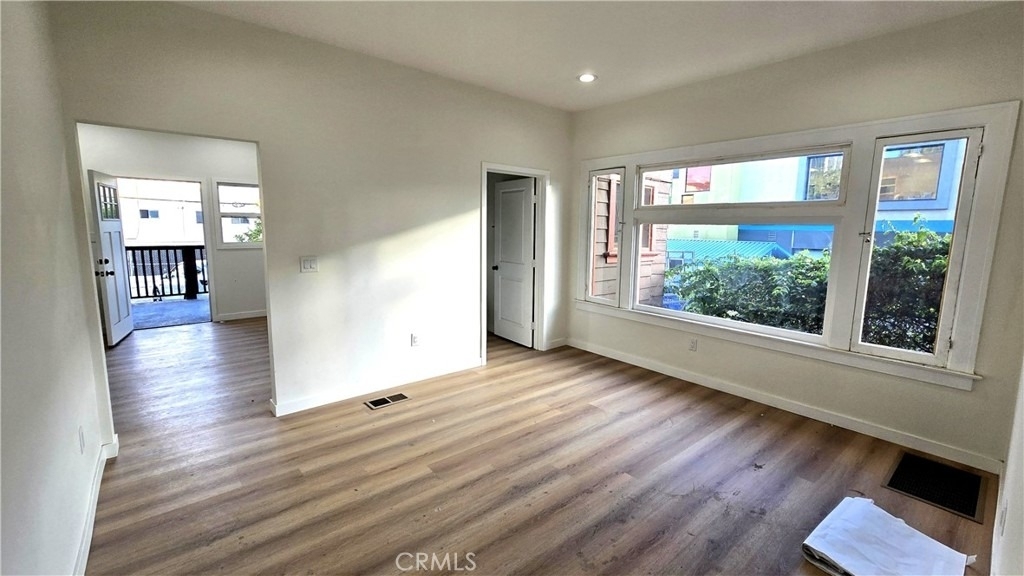 1034 Beacon - Photo 8