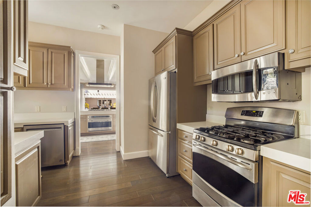 720 N Crescent Drive - Photo 11