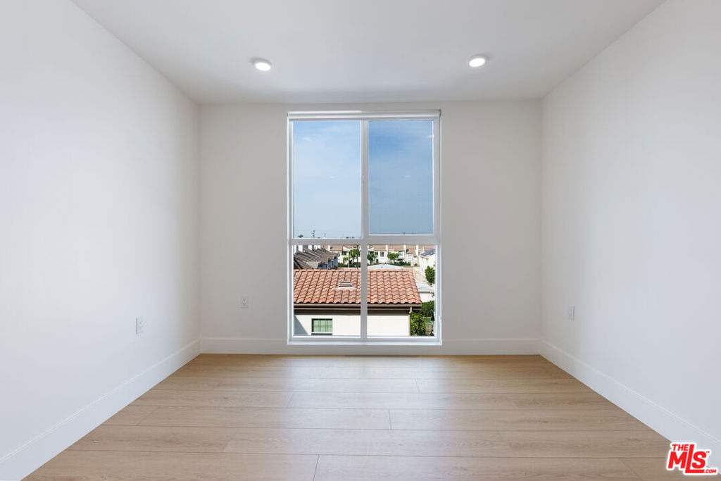 8561 Belmont Street - Photo 11