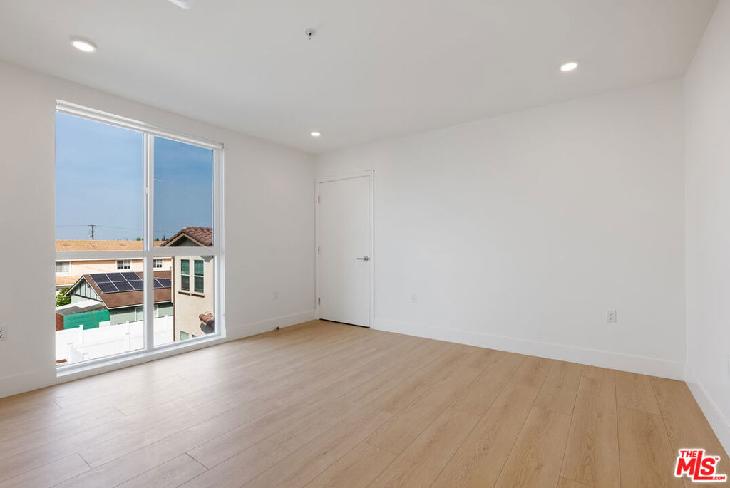 8561 Belmont Street - Photo 5