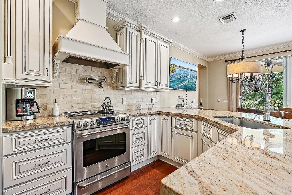 140 Sweet Bay Circle - Photo 9