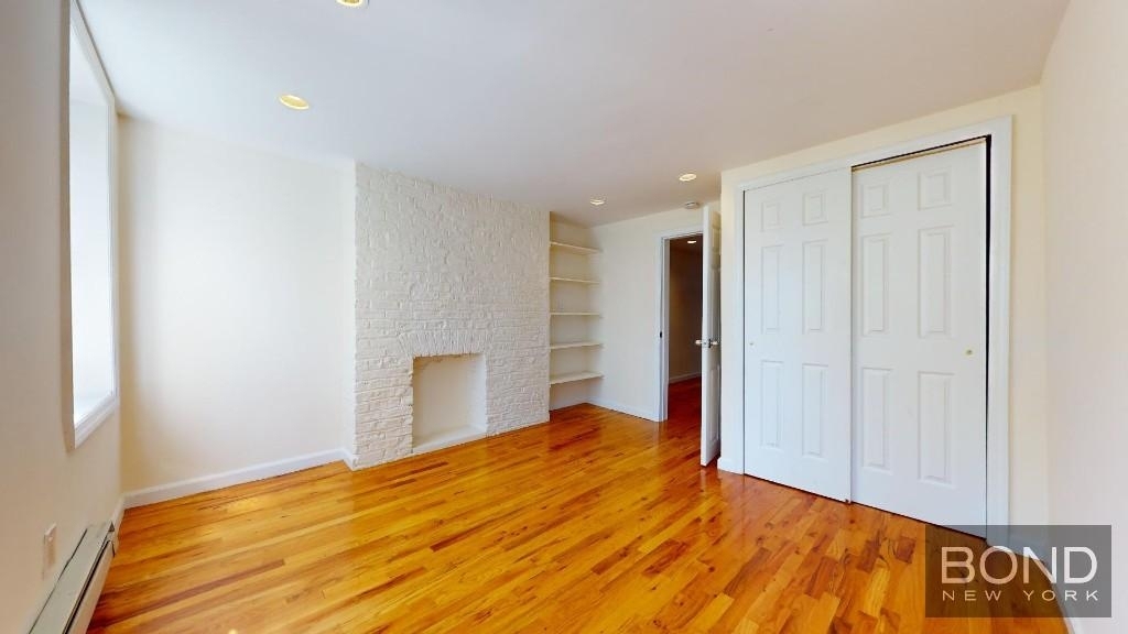 West Broadway - Photo 2