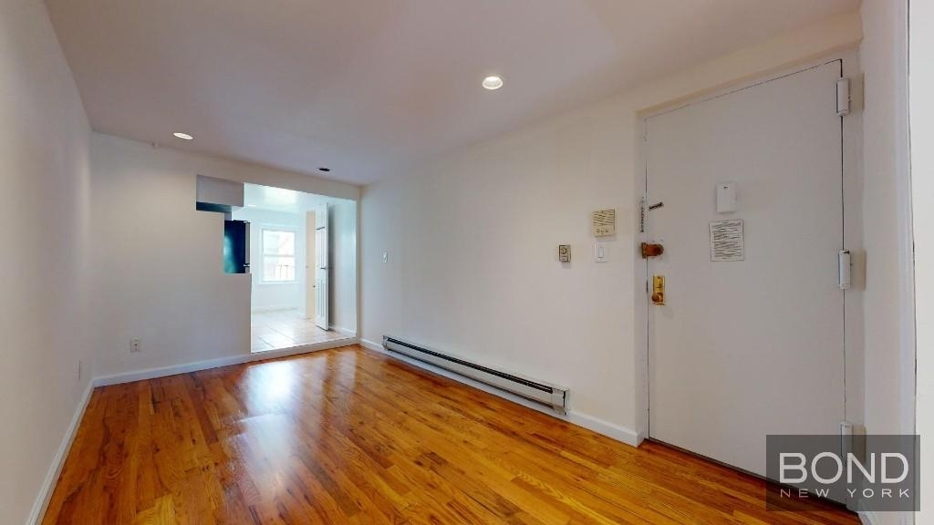 West Broadway - Photo 4