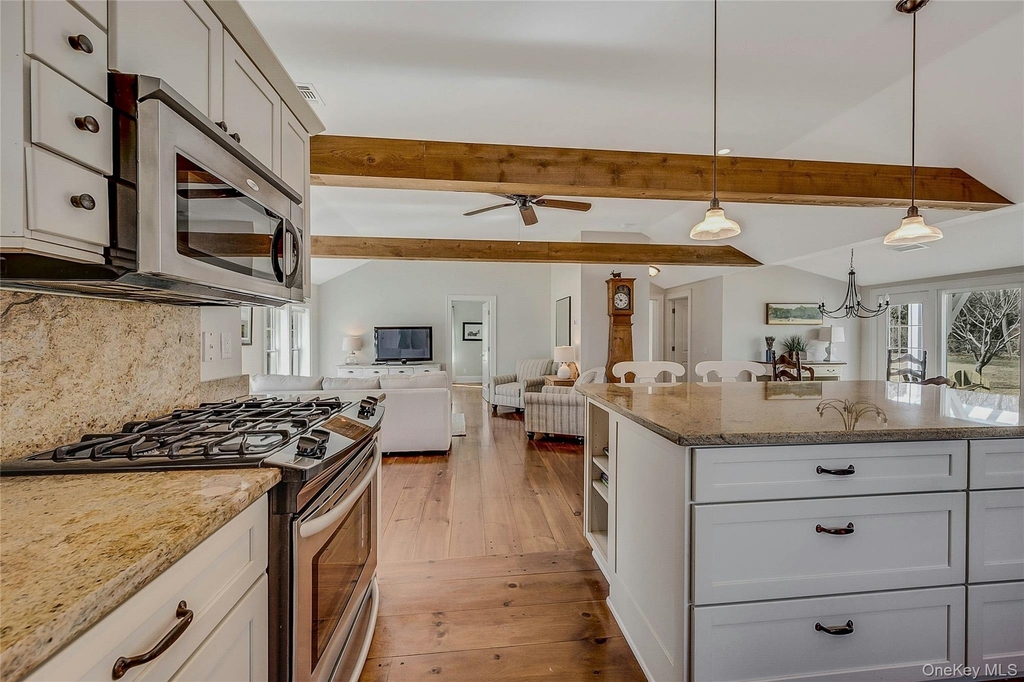 635 Strohson Road - Photo 10
