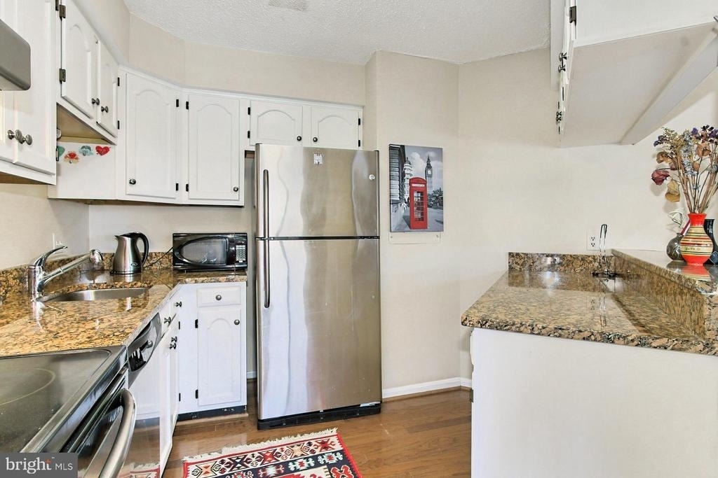 1301 N Courthouse Rd - Photo 21