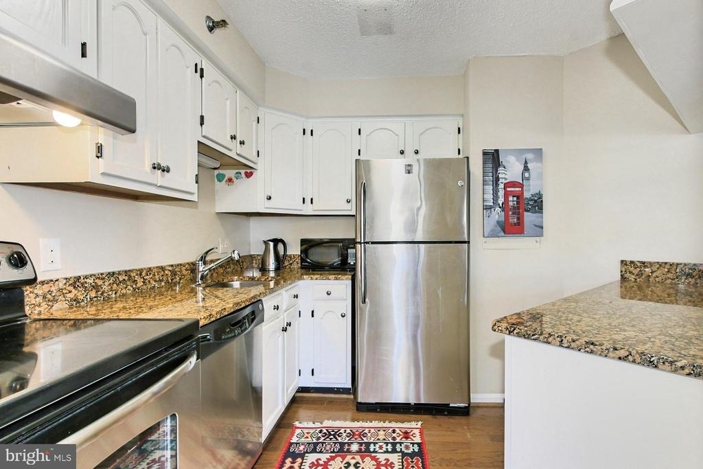 1301 N Courthouse Rd - Photo 25
