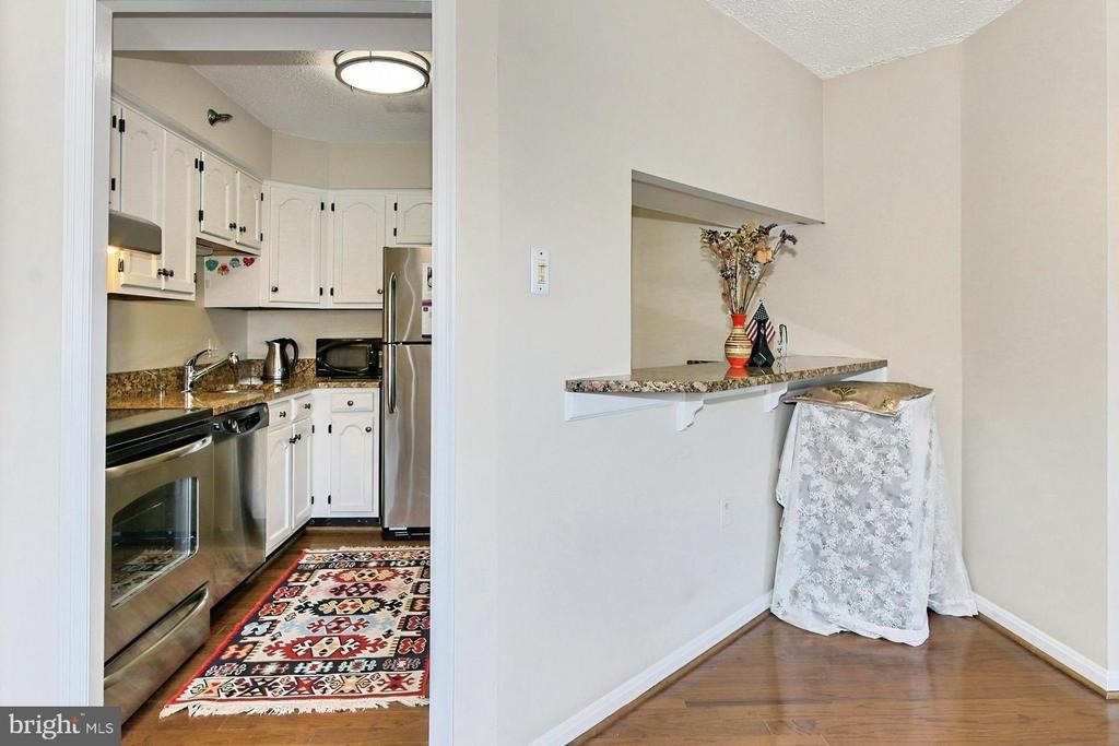 1301 N Courthouse Rd - Photo 20
