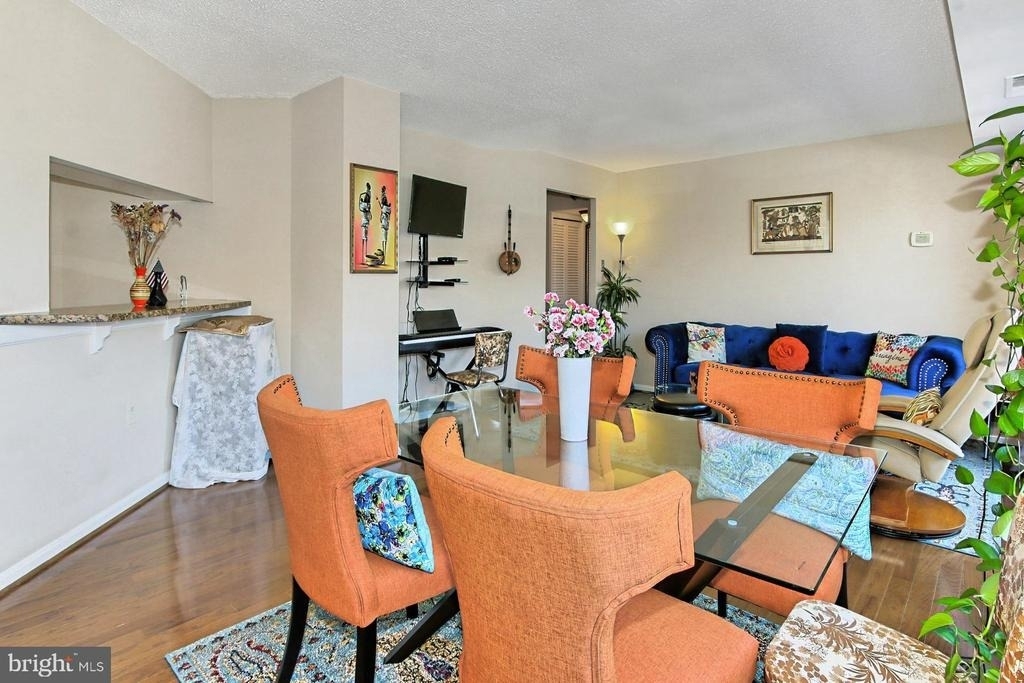 1301 N Courthouse Rd - Photo 19