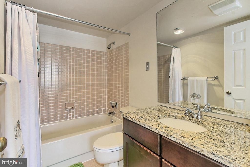 1301 N Courthouse Rd - Photo 28