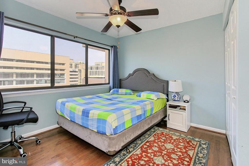 1301 N Courthouse Rd - Photo 29