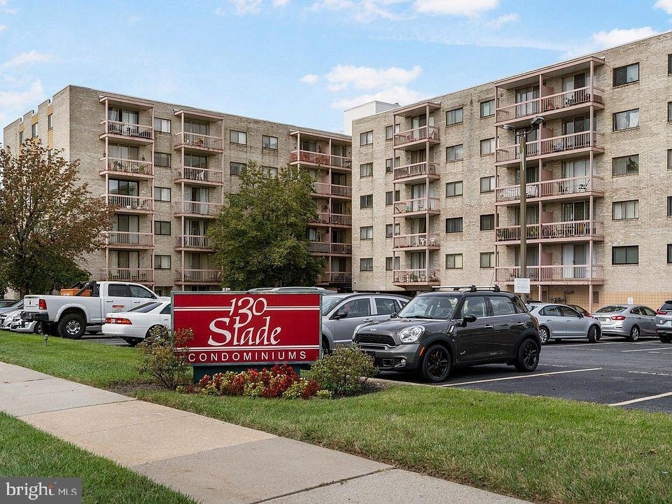 130 Slade Avenue - Photo 0