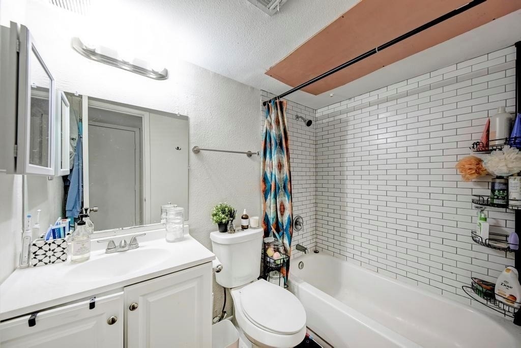 2207 Leon St - Photo 3
