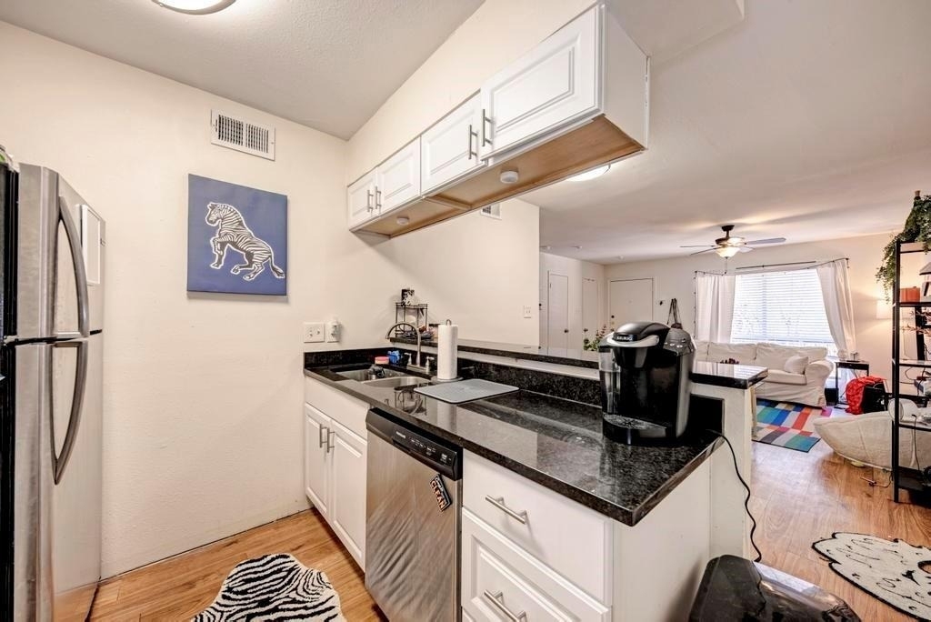 2207 Leon St - Photo 1