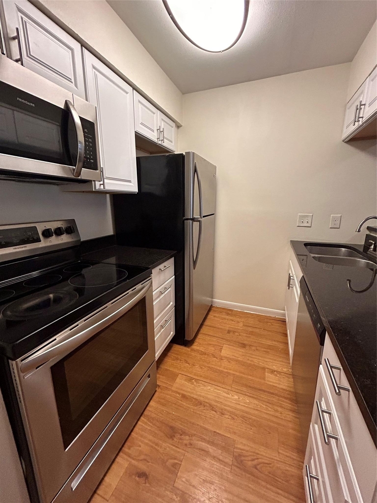 2207 Leon St - Photo 5