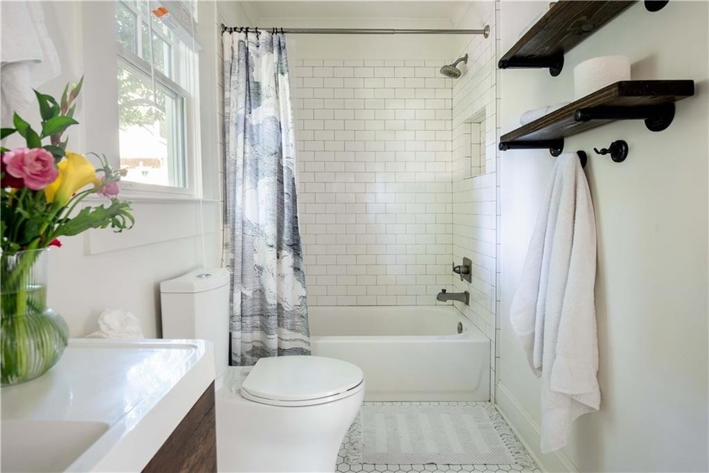 352 Sinclair Avenue Ne - Photo 3