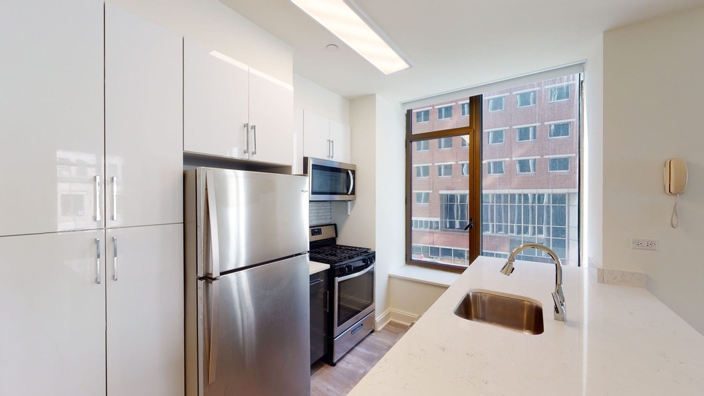10 Hanover Square - Photo 2