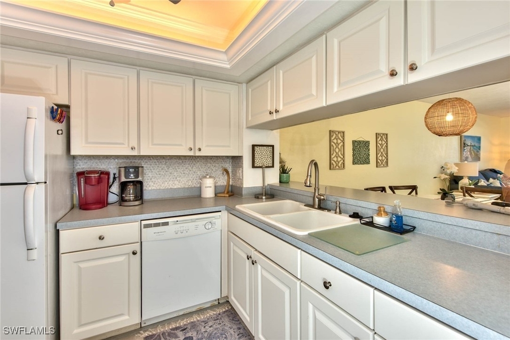 7500 Estero Boulevard - Photo 11