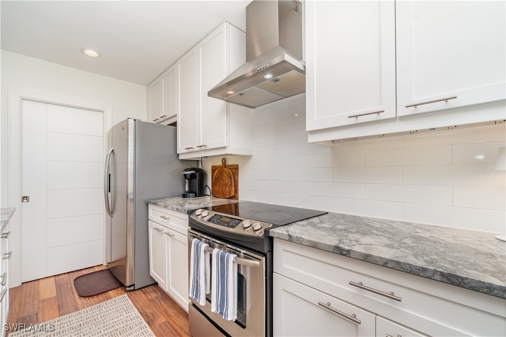 473 12th Avenue S - Photo 4