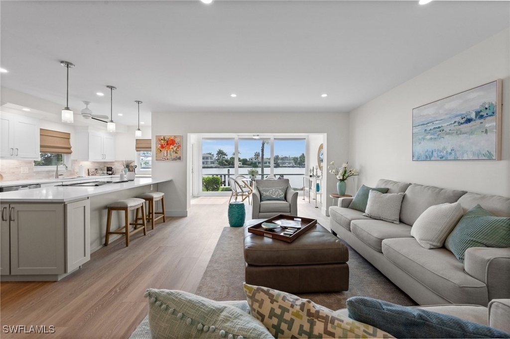 3400 Gulf Shore Boulevard N - Photo 2