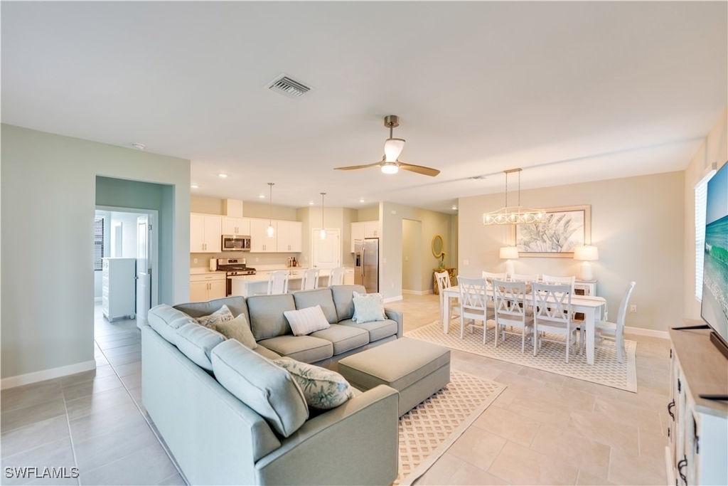 18546 Ives Drive - Photo 2