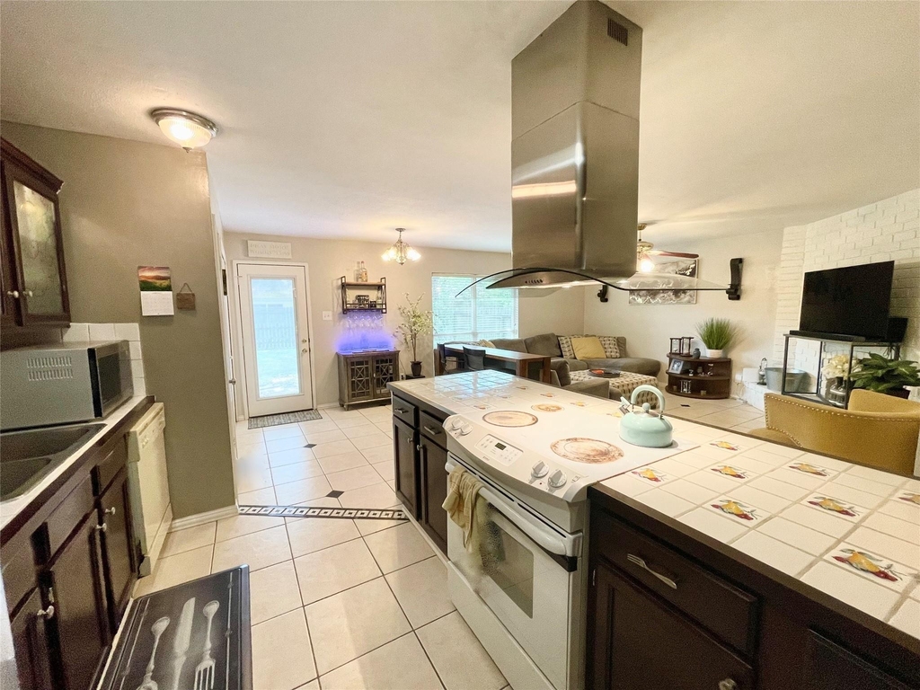 4411 Kacee Drive - Photo 3
