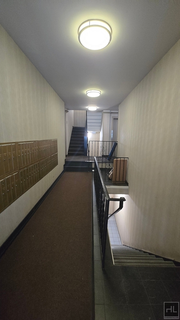 E. 87/York Ave Open Plan Studio w/Elevator, Laundry & NO Broker's Fees!  - Photo 5