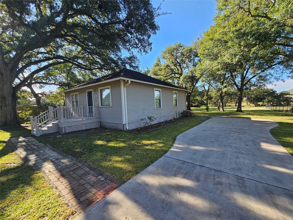 603 Landrum Avenue - Photo 1