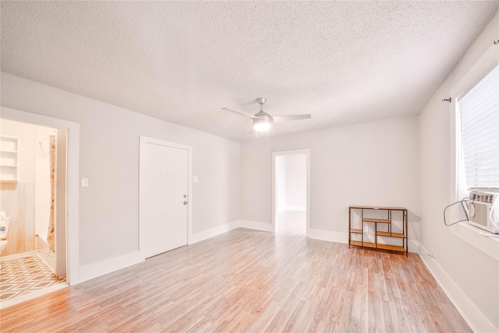 315 8th Ave N - Photo 0