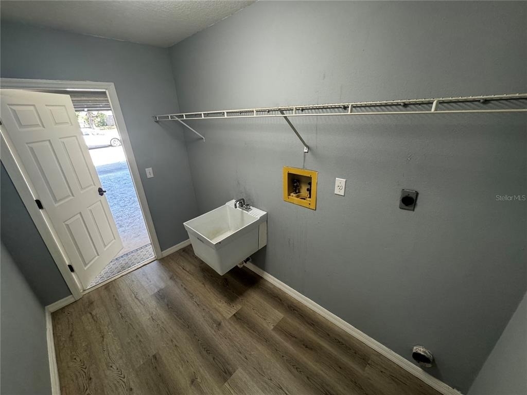 2082 Old Arbor Court - Photo 2
