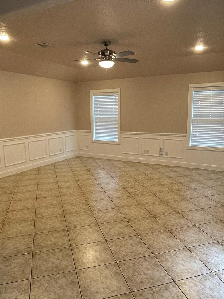 1018 S Booth Lane - Photo 4
