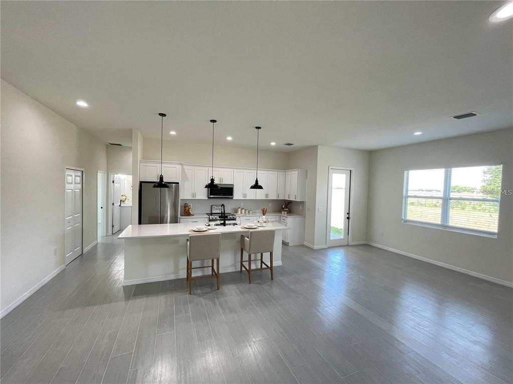 916 Dogwood Circle - Photo 1