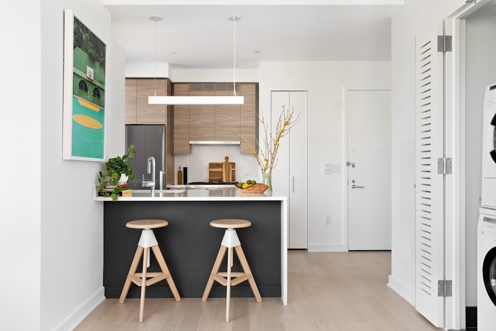 555 West 38th Street - Photo 4