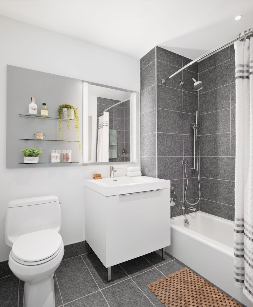 555 West 38th Street - Photo 2
