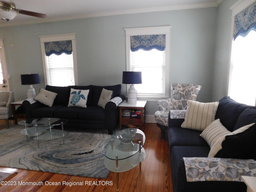 2005 5th Avenue - Photo 3
