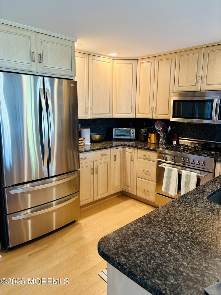 121 Bridge Avenue - Photo 10