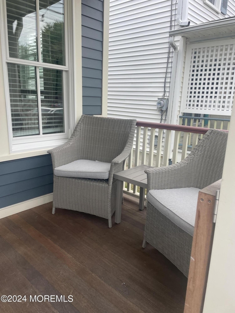 64 Abbott Avenue - Photo 2