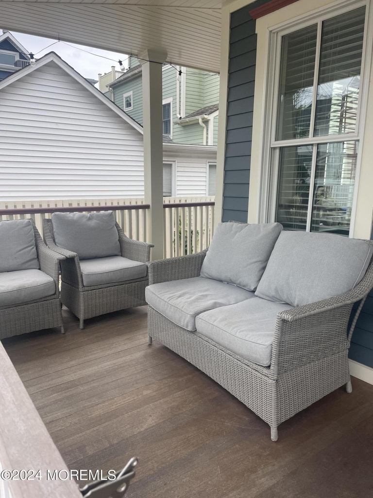 64 Abbott Avenue - Photo 1