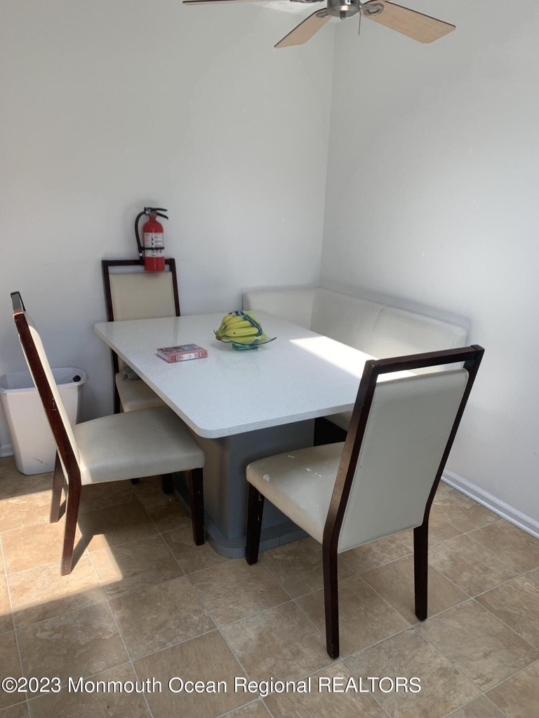 1169 Lincoln Court - Photo 4