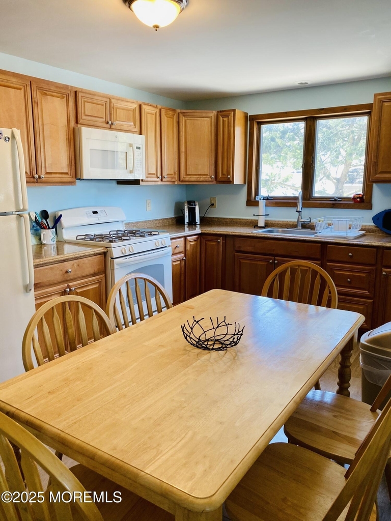 104 5th Avenue - Photo 3