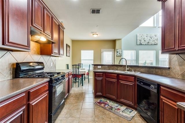 8730 Manhattan Avenue - Photo 3