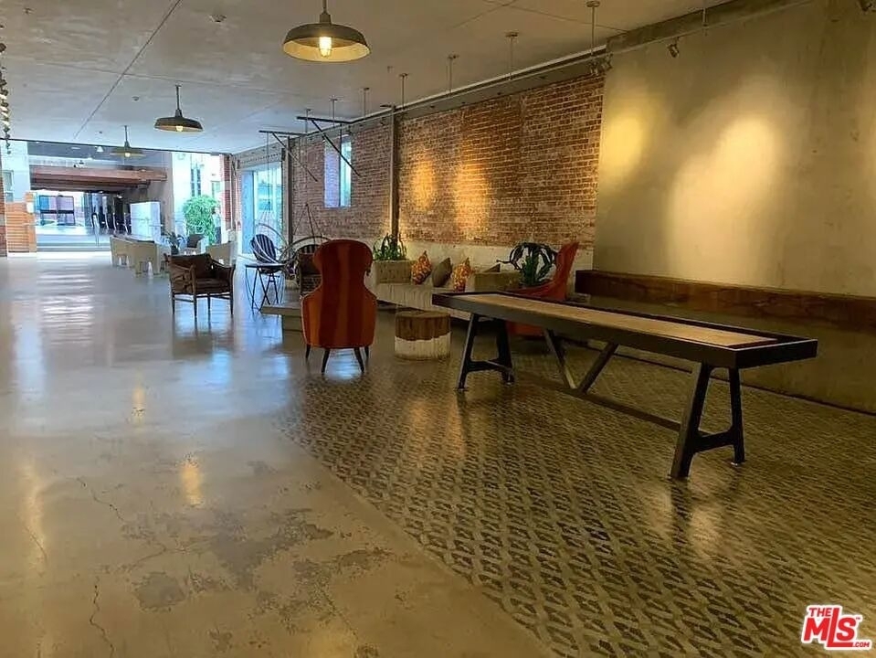 530 S Hewitt Street - Photo 13