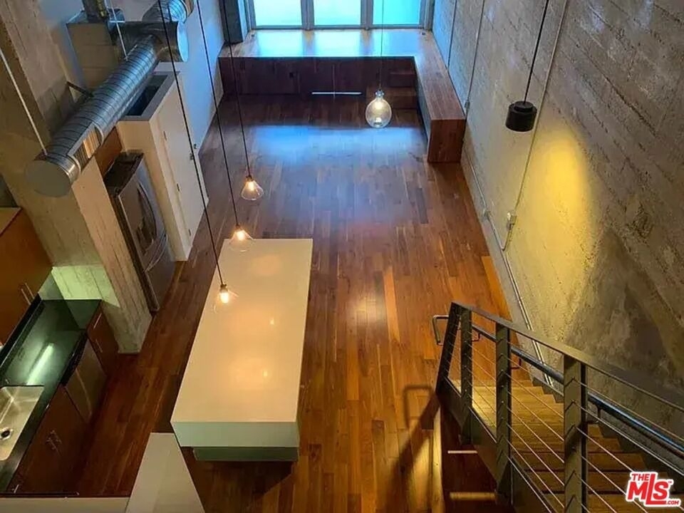 530 S Hewitt Street - Photo 6