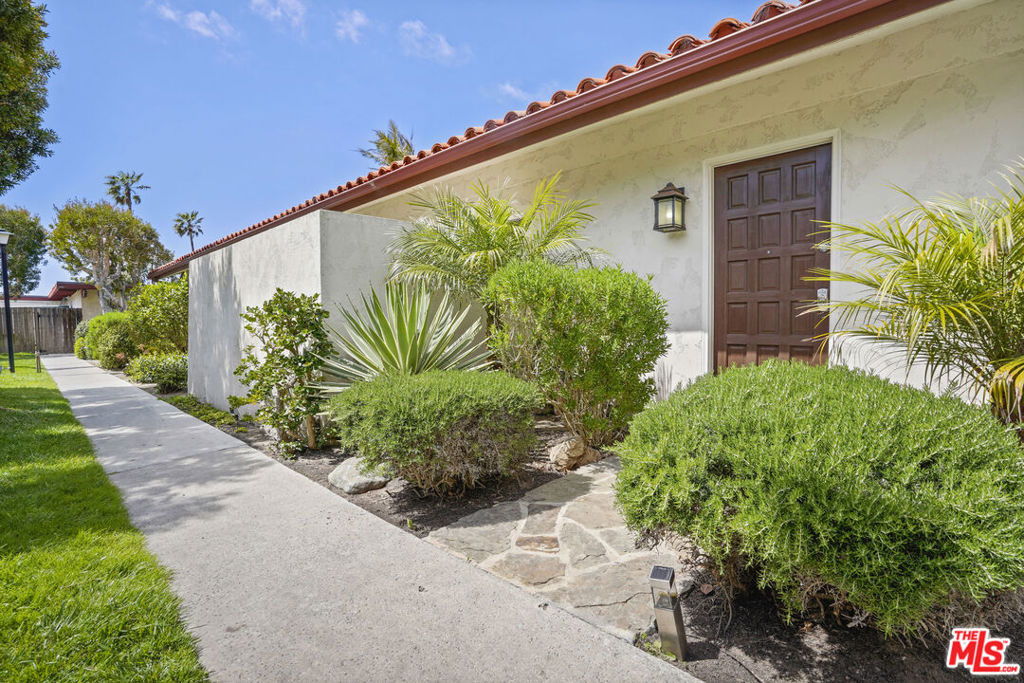 29500 Heathercliff Rd. - Photo 2