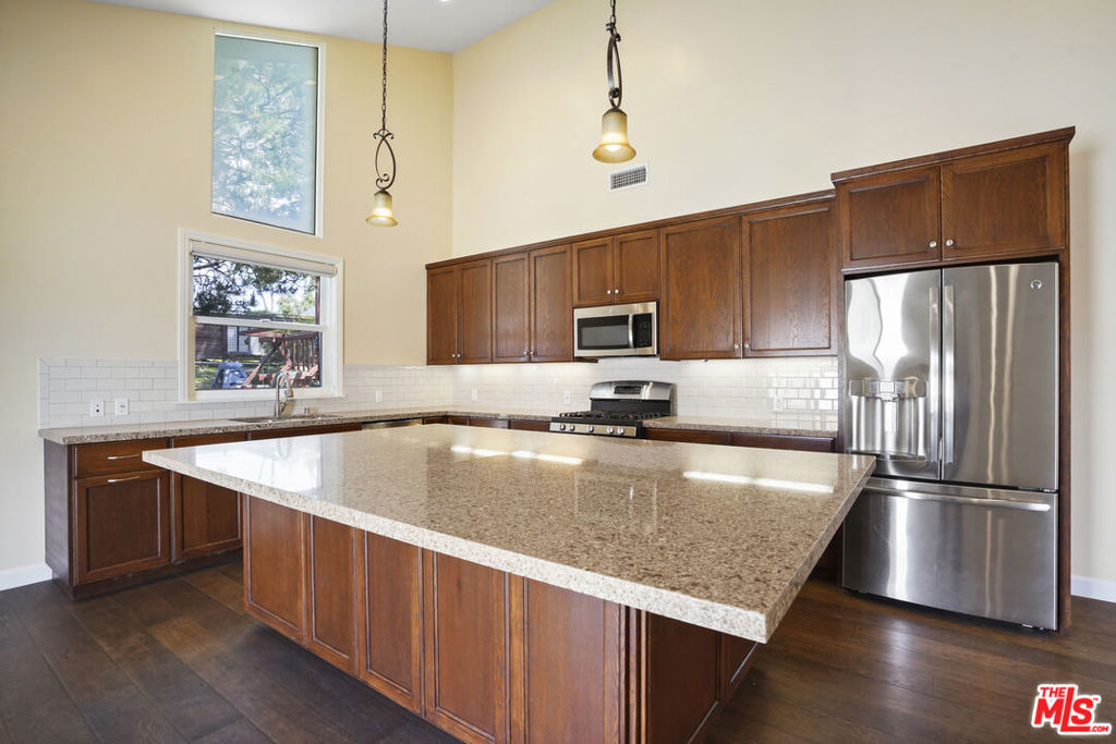 29500 Heathercliff Rd. - Photo 5